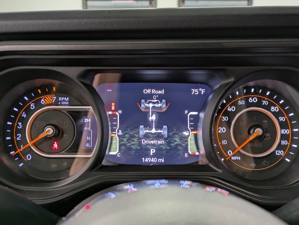 Used 2024 Jeep Wrangler Sahara image 15