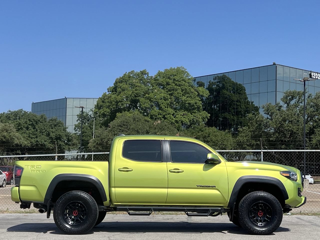 Used 2022 Toyota Tacoma TRD Pro AWD/4WD image 3