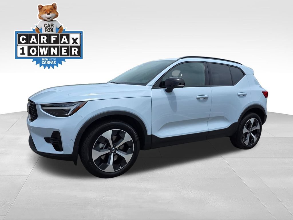 Used 2026 Volvo XC40 B5 Plus AWD/4WD video 2