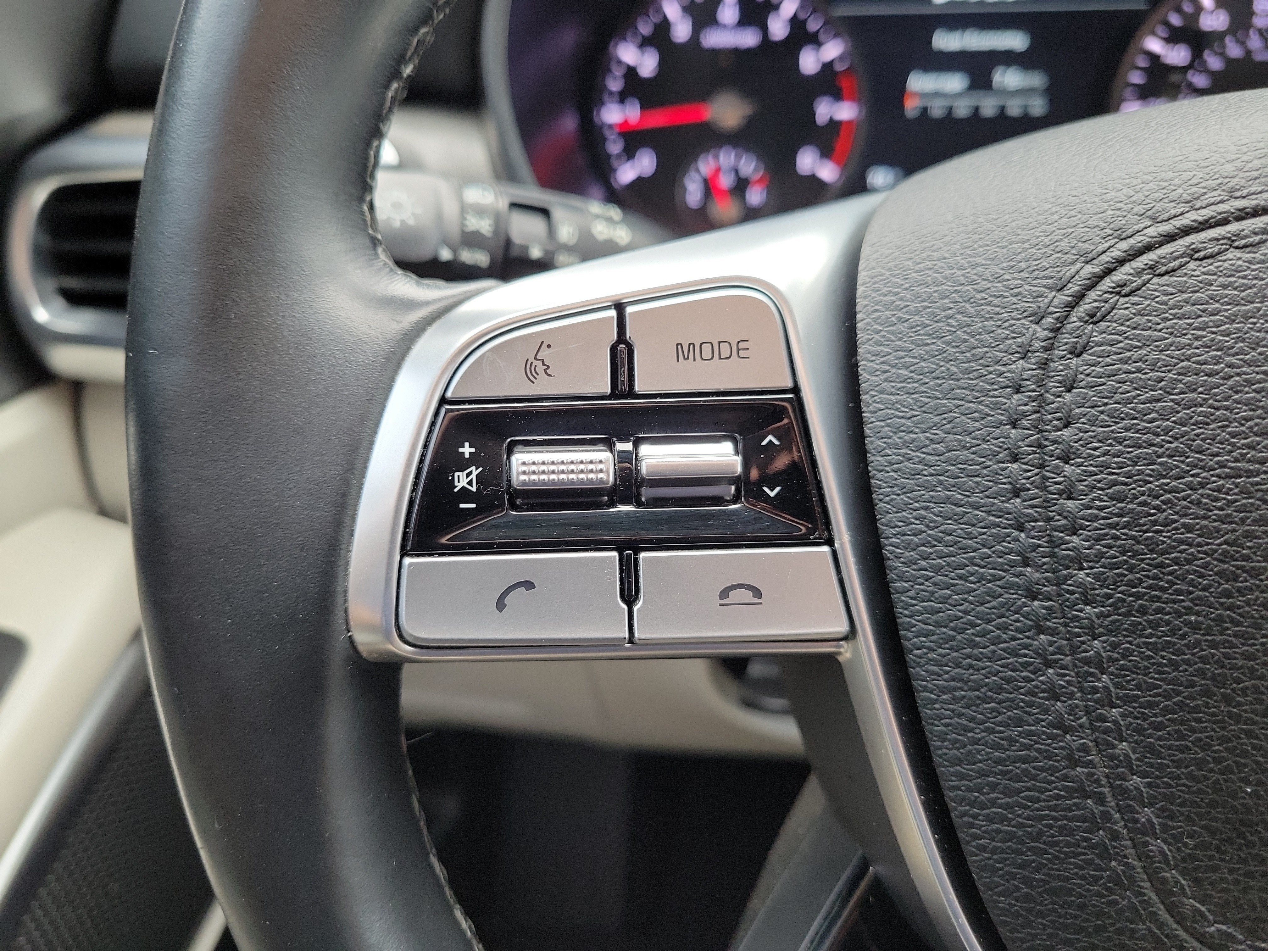Certified 2022 Kia Telluride SX w/ SX Prestige Package AWD/4WD image 29