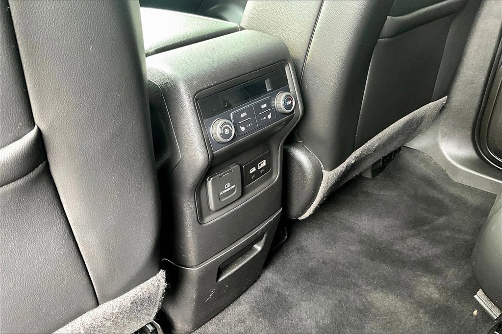 Used 2021 GMC Acadia AT4 w/ Technology Package image 10