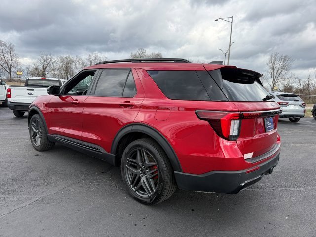Certified 2025 Ford Explorer ST-Line w/ Premium Package AWD/4WD image 5