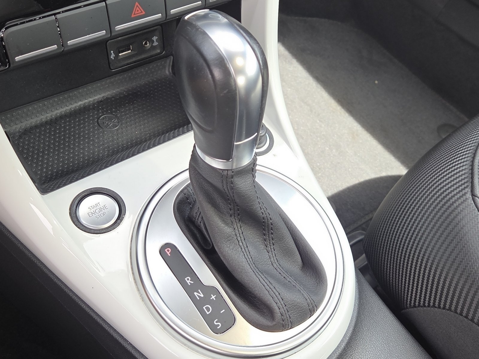 Used 2019 Volkswagen Beetle 2.0T SE FWD image 26