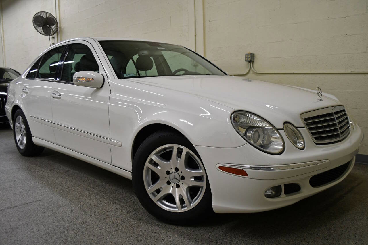 Used 2005 Mercedes-Benz E 320 CDI Sedan image 2