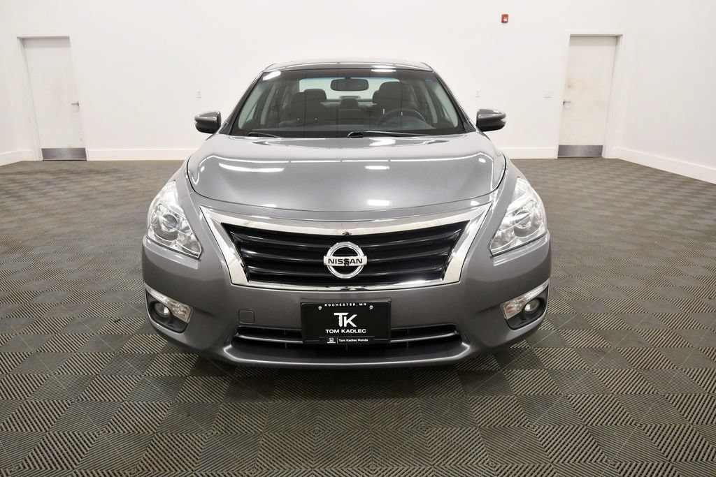 Used 2015 Nissan Altima 2.5 SL w/ Technology Package FWD image 11