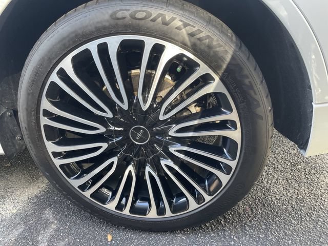 Used 2023 Lincoln Aviator Black Label w/ Class IV Trailer Tow Package AWD/4WD image 9
