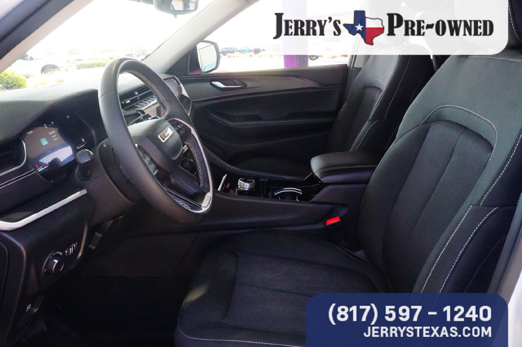 Used 2023 Jeep Grand Cherokee L Laredo RWD image 17
