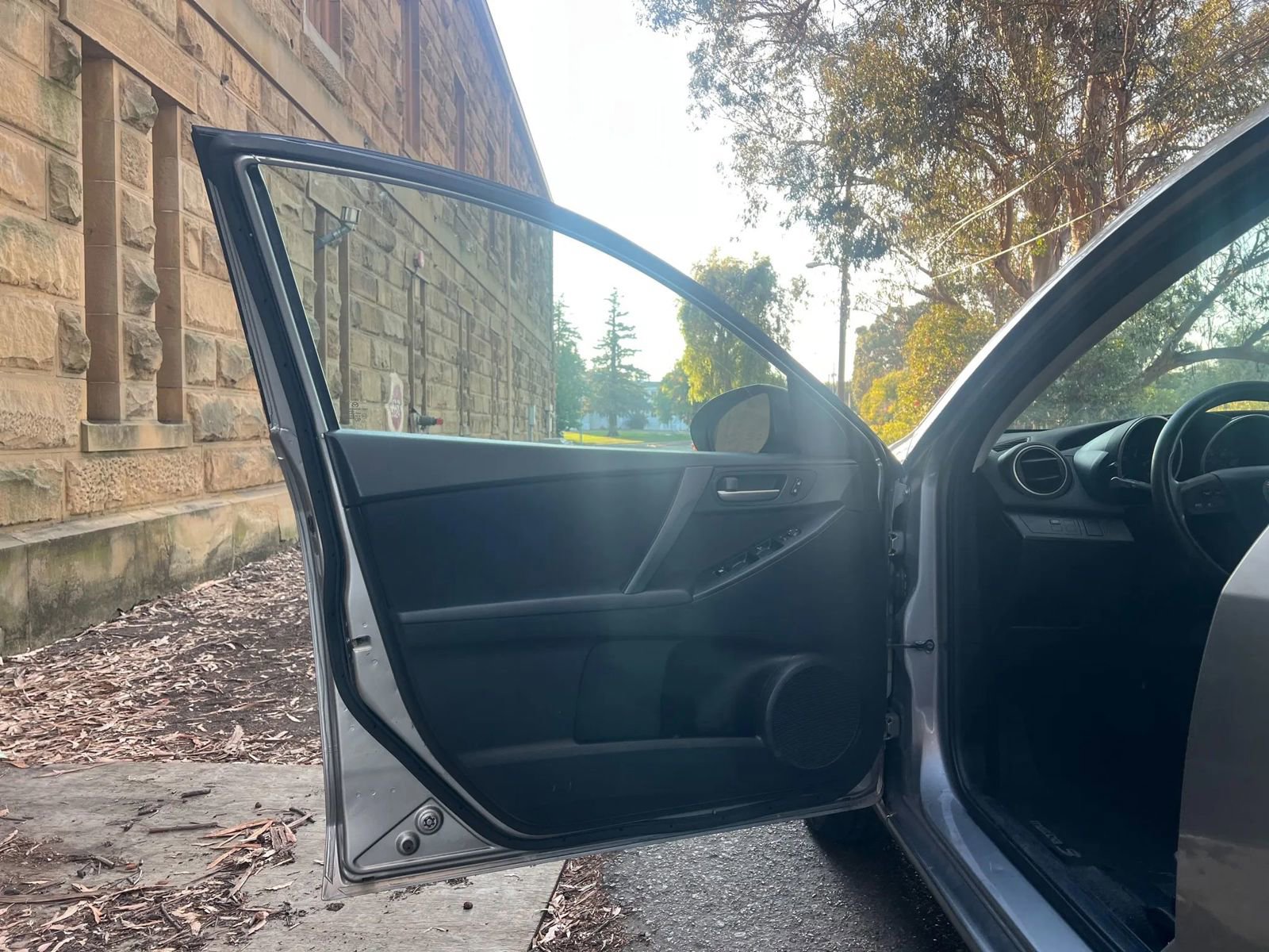 Used 2011 MAZDA MAZDA3 i Sport image 10