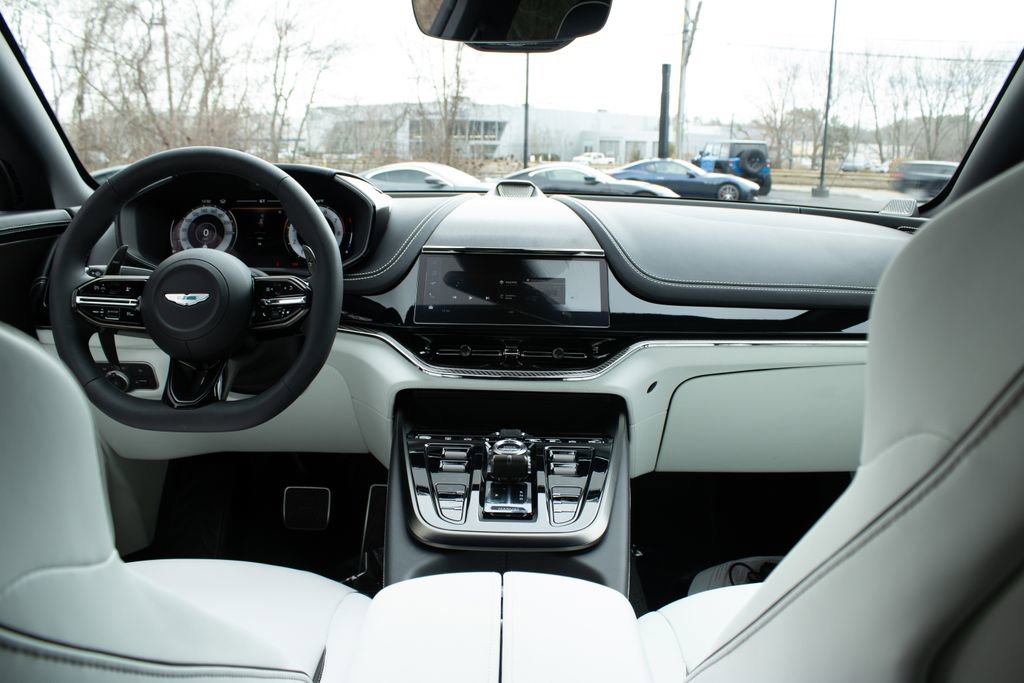 New 2025 Aston Martin DBX 707 image 20