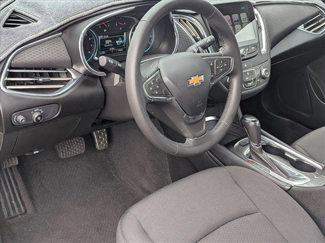 Used 2017 Chevrolet Malibu LT FWD image 10