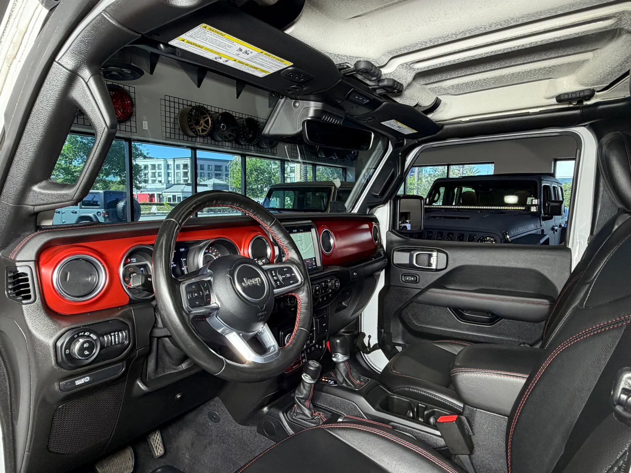 Used 2021 Jeep Gladiator Rubicon AWD/4WD image 16