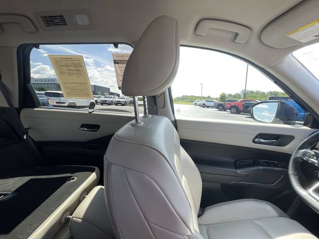 Certified 2023 Nissan Pathfinder SL AWD/4WD image 9