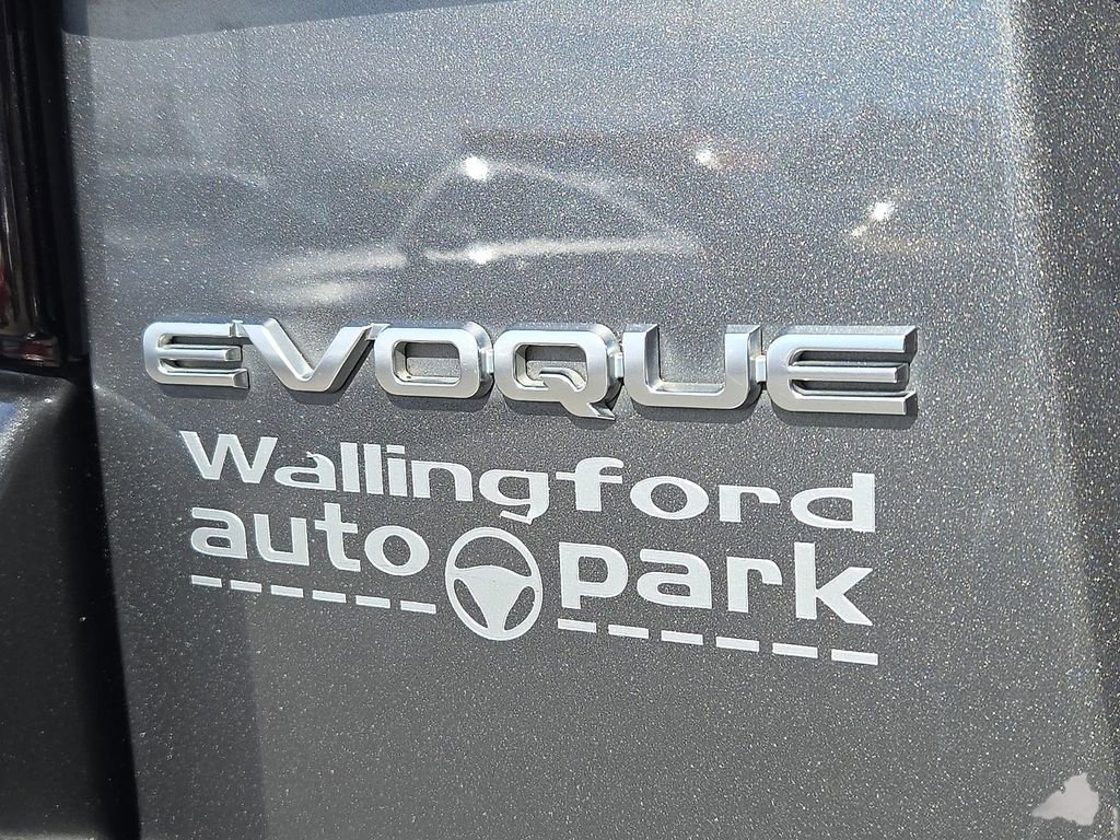 Used 2019 Land Rover Range Rover Evoque SE image 30