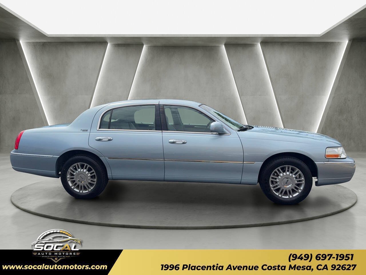 Used 2008 Lincoln Town Car Signature Limited RWD image 6