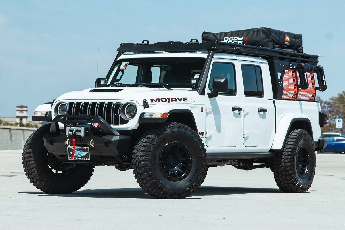 Used 2023 Jeep Gladiator Mojave w/ Cold Weather Group AWD/4WD image 1