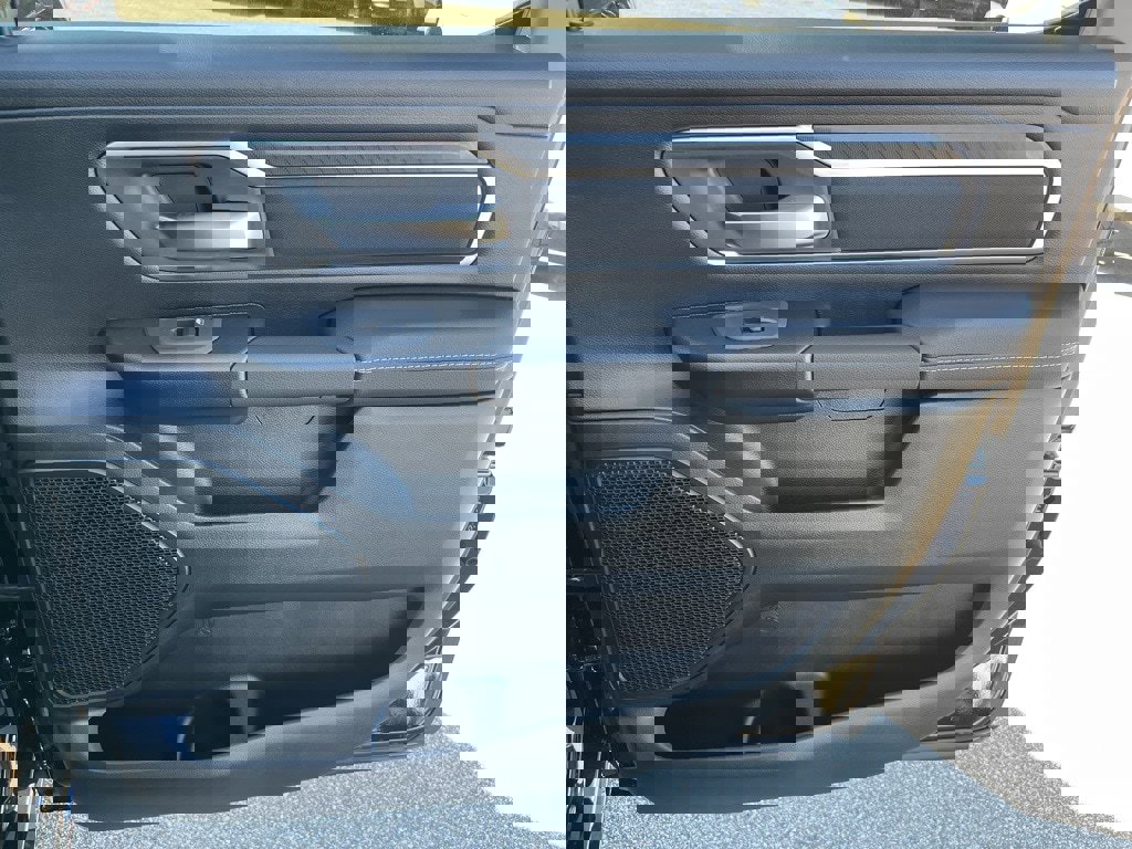 New 2026 RAM 1500 4x4 Crew Cab image 12