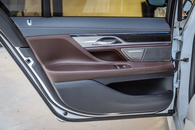 Used 2020 BMW 740i w/ M Sport Package image 48