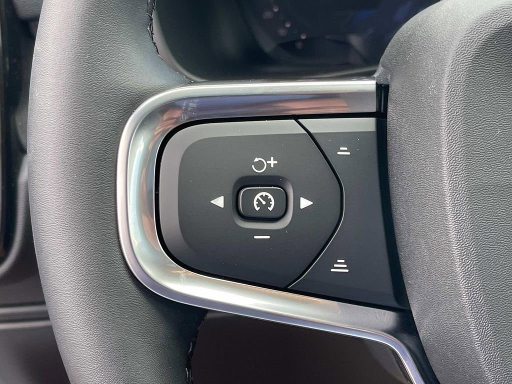 New 2026 Volvo XC40 B5 Plus w/ Protection Package Premier image 31