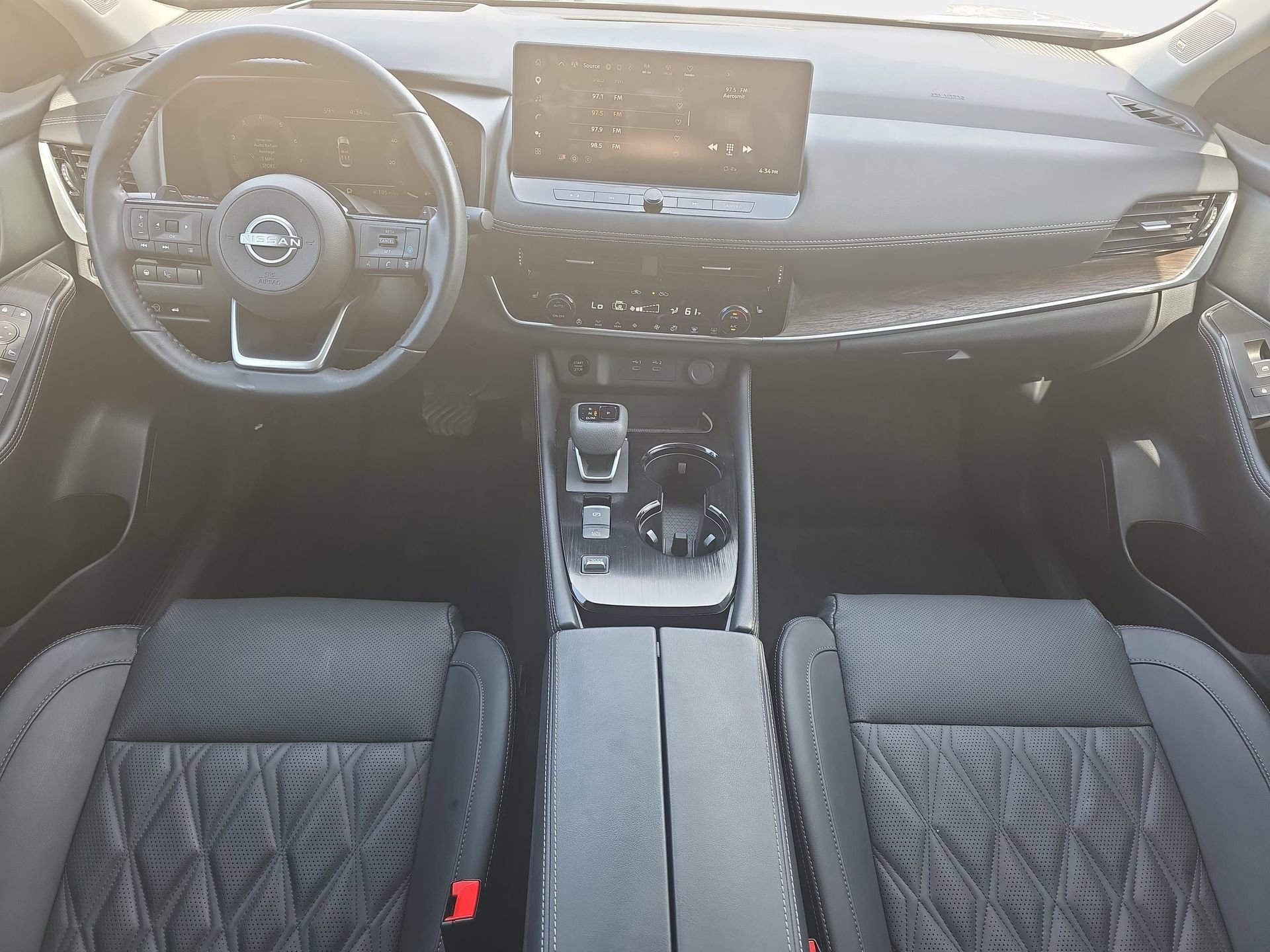 Used 2024 Nissan Rogue Platinum w/ Platinum Premium Package FWD image 9