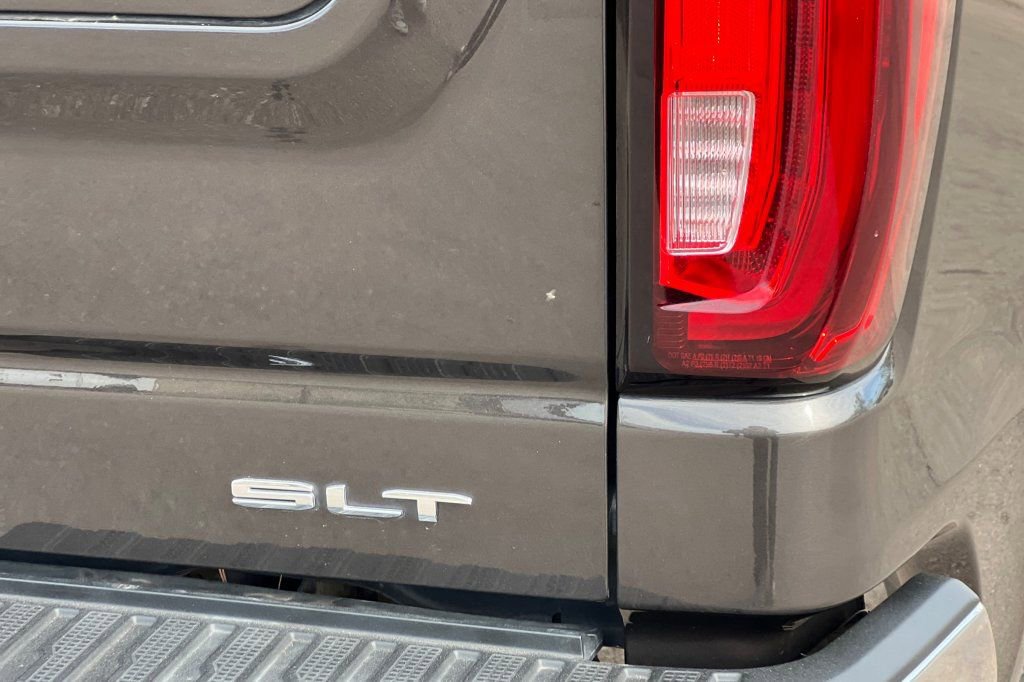 Used 2021 GMC Sierra 1500 SLT w/ SLT Premium Plus Package AWD/4WD image 23