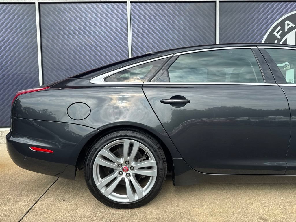 Used 2017 Jaguar XJ L Portfolio AWD/4WD image 5
