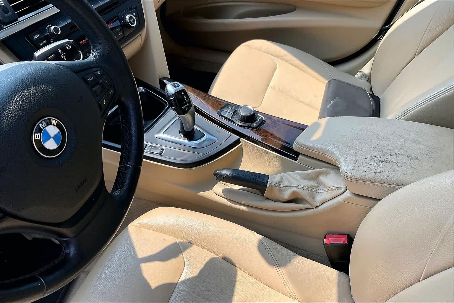 Used 2015 BMW 320i xDrive Sedan AWD/4WD image 16