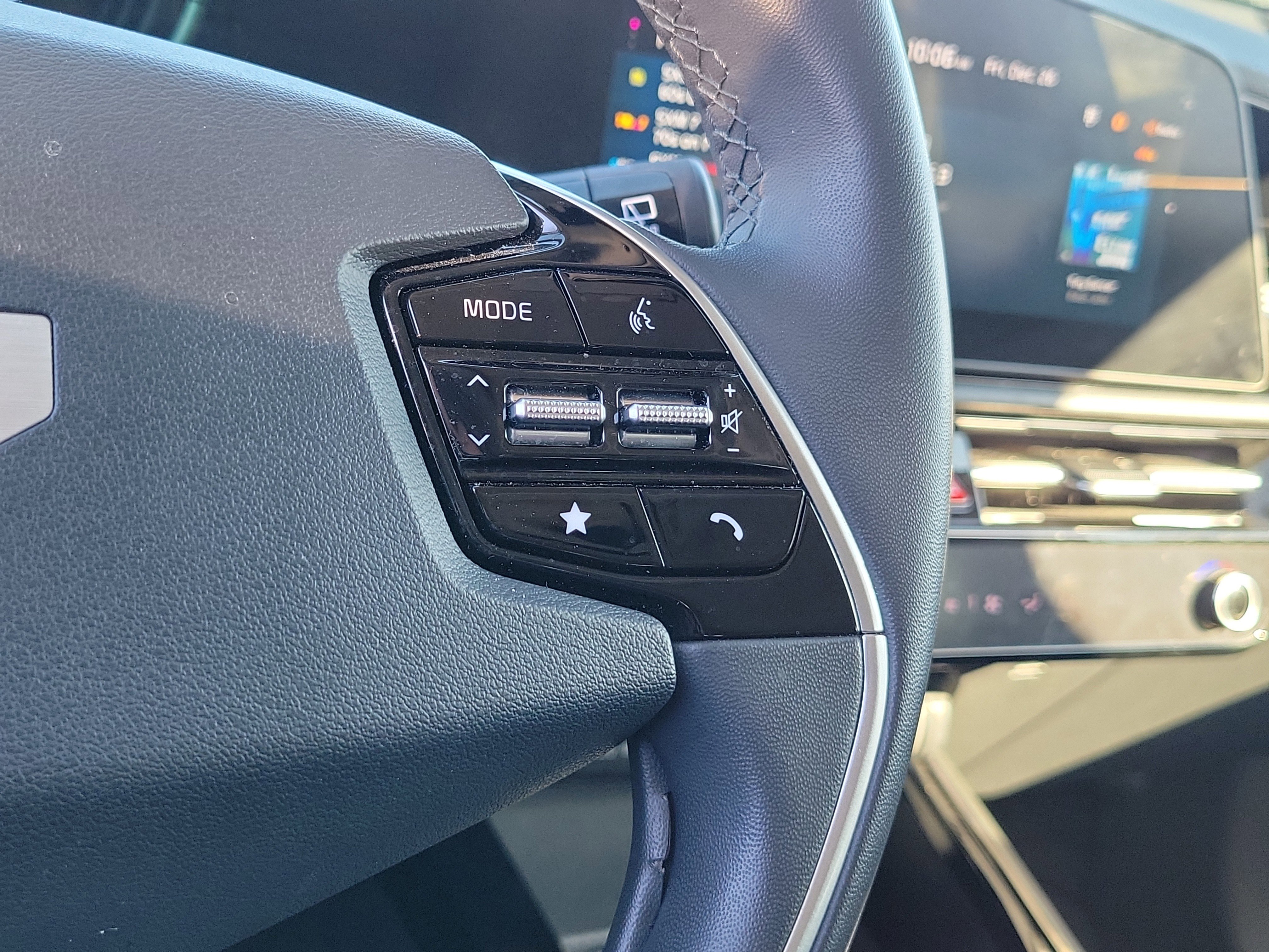 Used 2023 Kia Niro EX Touring image 26