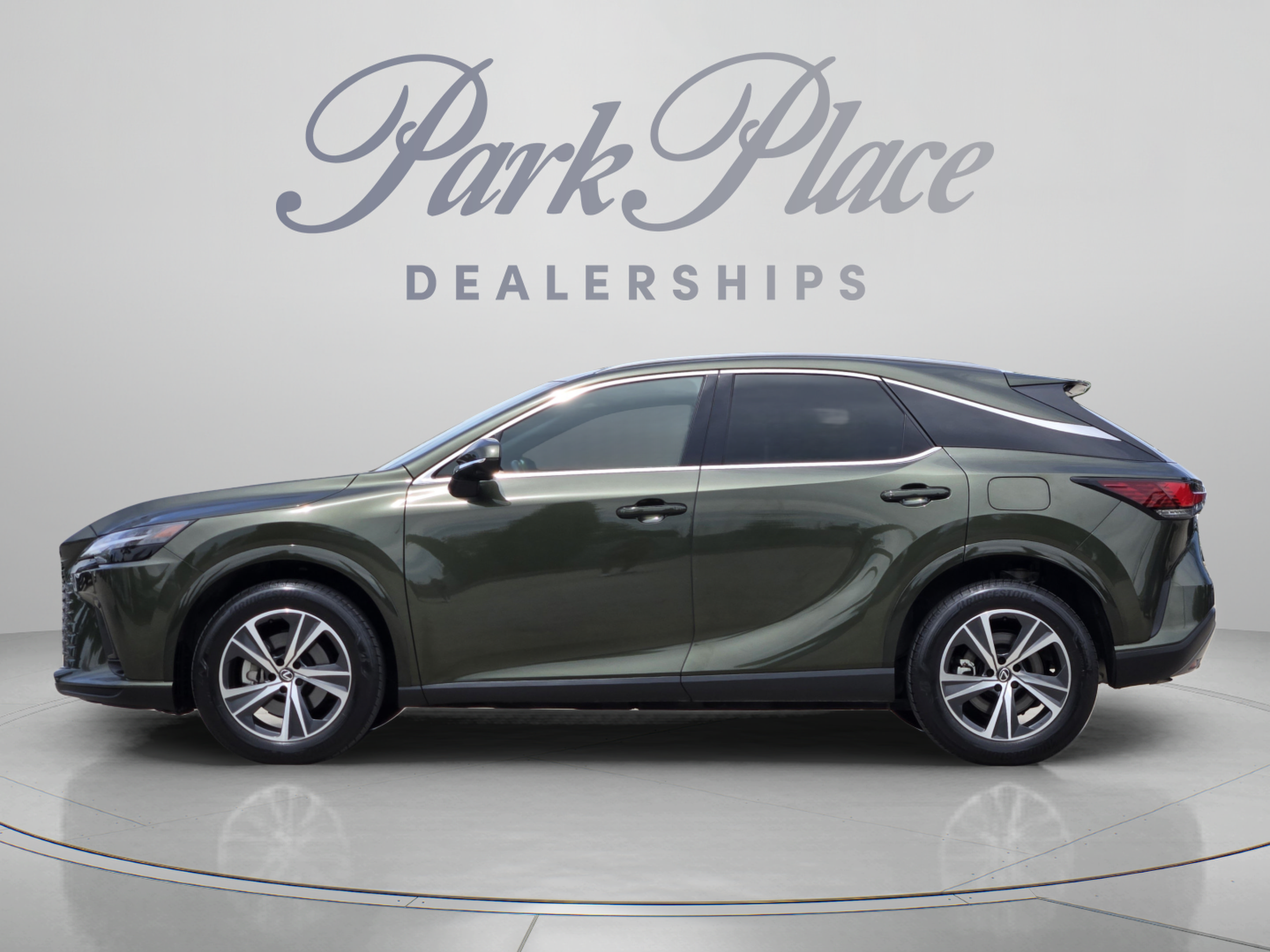 Used 2025 Lexus RX 350 Premium w/ Accessory Package (Z1) FWD image 2