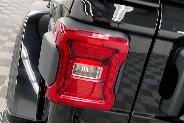 Used 2023 Jeep Wrangler Unlimited Sahara w/ Cold Weather Group image 33