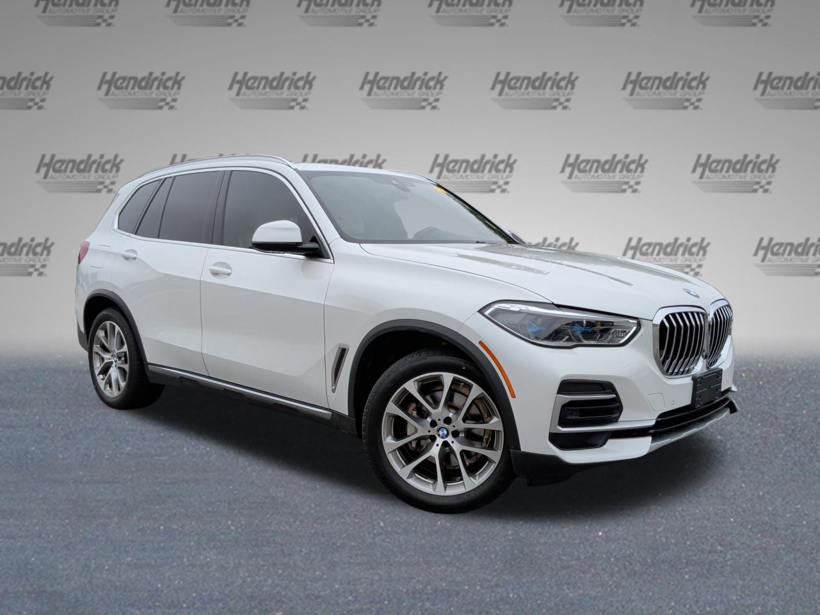 Used 2022 BMW X5 xDrive40i w/ Executive Package AWD/4WD image 2