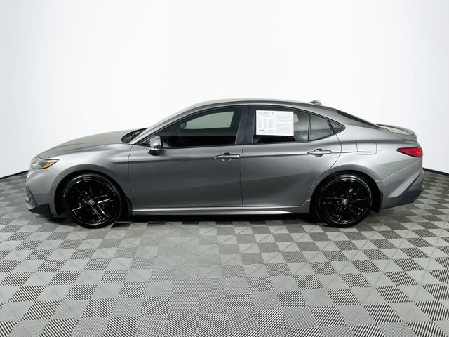 Used 2026 Toyota Camry SE FWD image 5