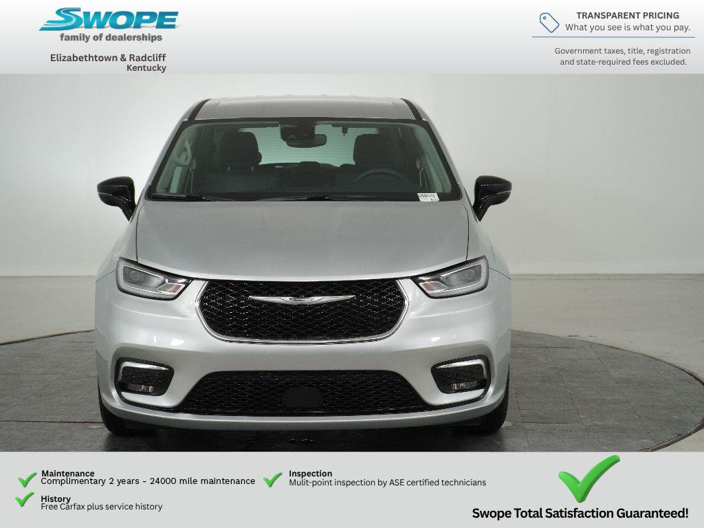 Used 2024 Chrysler Pacifica Touring-L FWD image 8