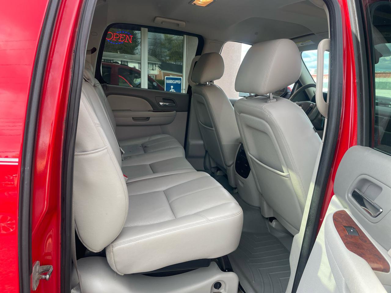 Used 2012 Chevrolet Avalanche LT w/ All-Star Edition image 31