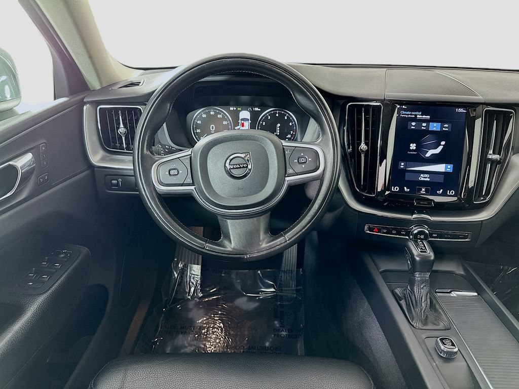 Used 2018 Volvo XC60 T5 Momentum w/ Vision Package AWD/4WD image 25