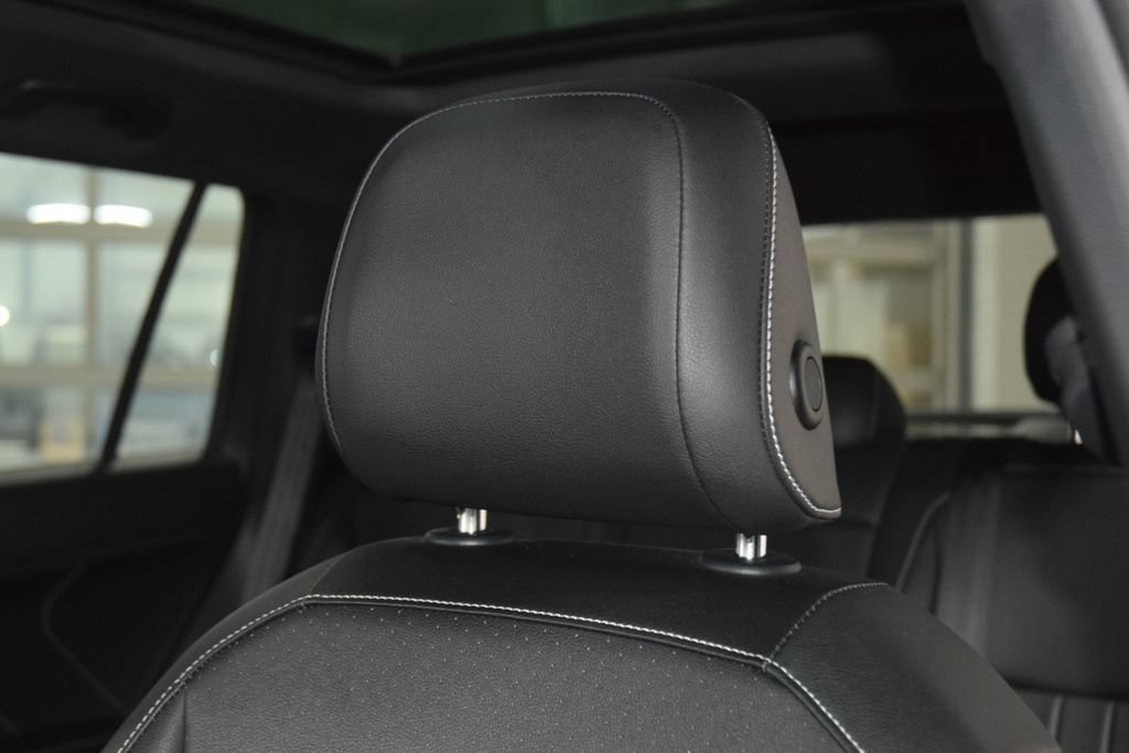 Used 2023 Volkswagen Tiguan SE R-Line AWD/4WD image 38