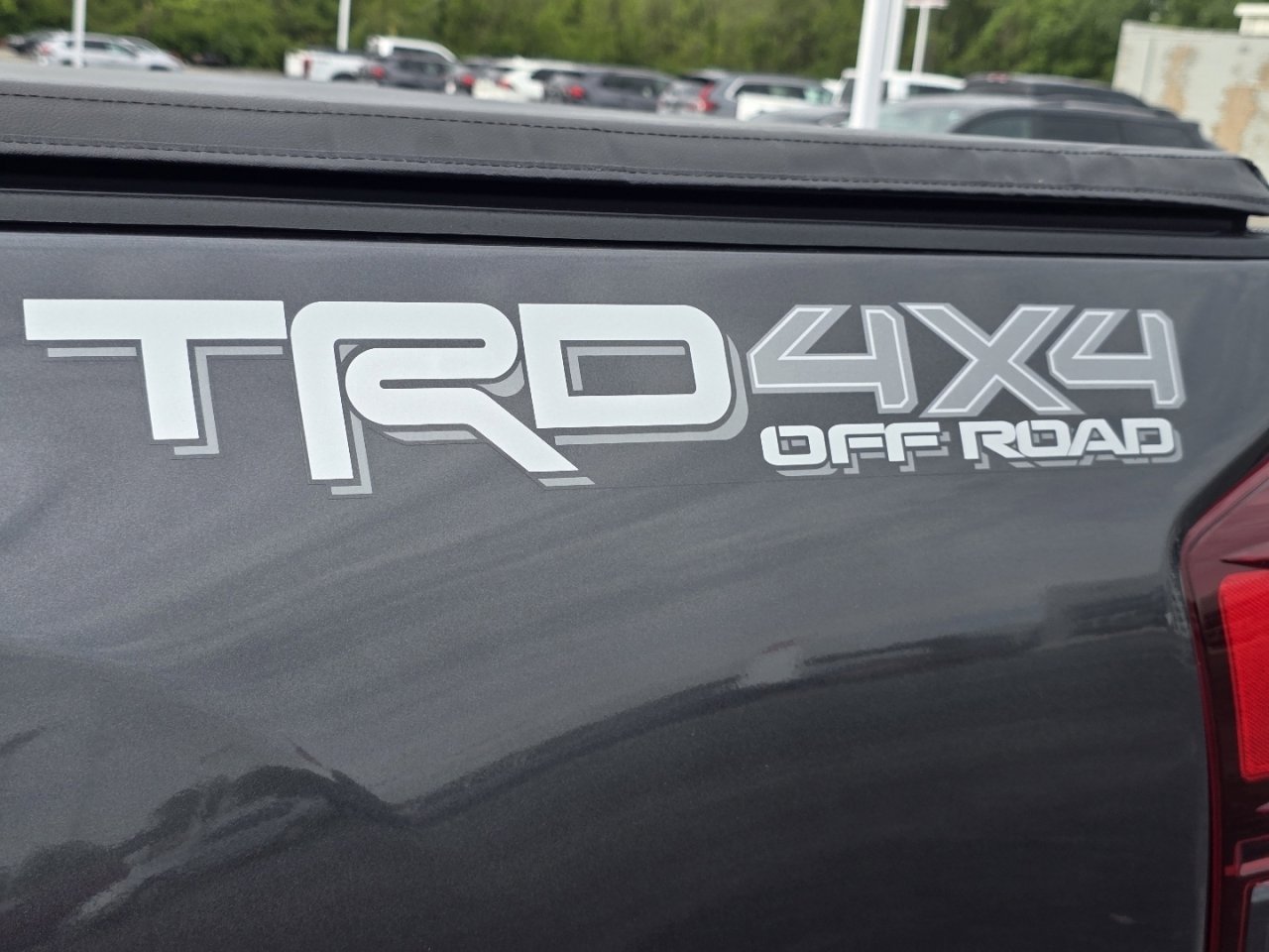 Used 2019 Toyota Tacoma TRD Off-Road AWD/4WD image 11