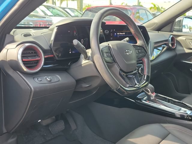 Used 2025 Chevrolet Trax RS w/ Driver Confidence Package FWD image 9