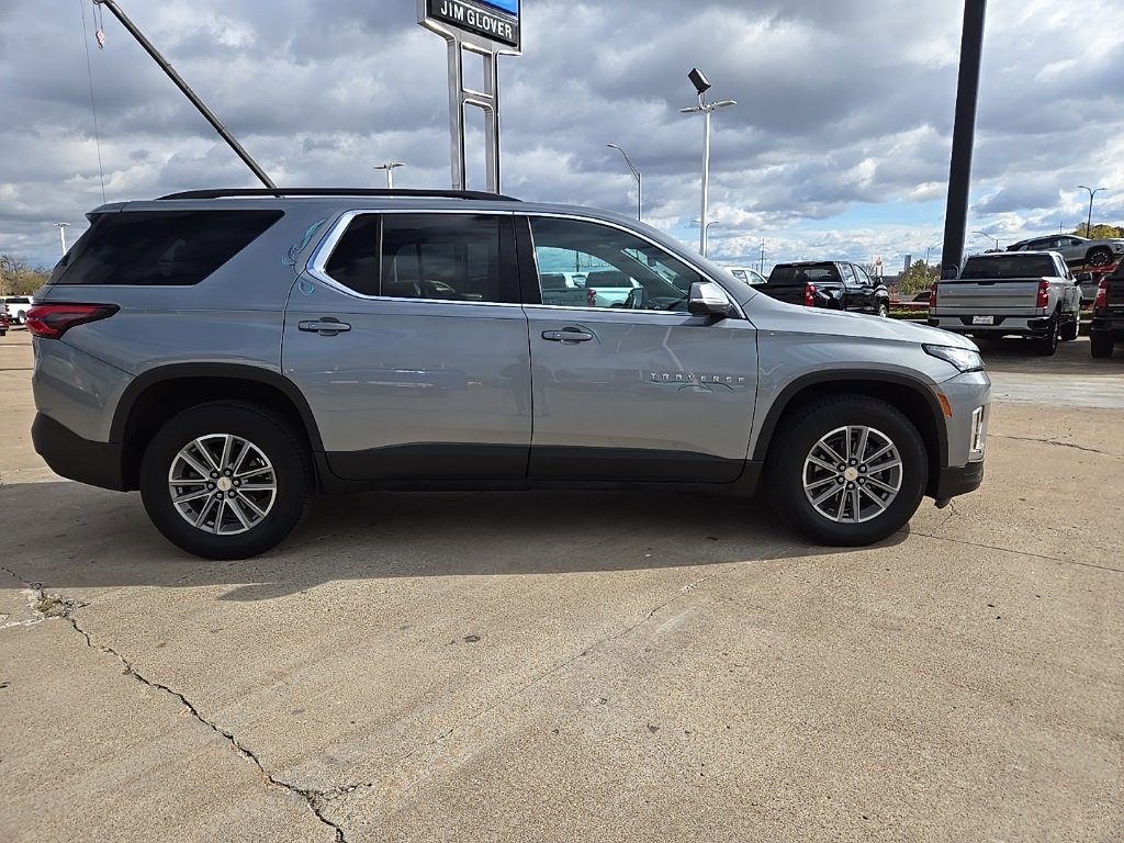 Used 2023 Chevrolet Traverse LT w/ Rear Camera Mirror Package image 7
