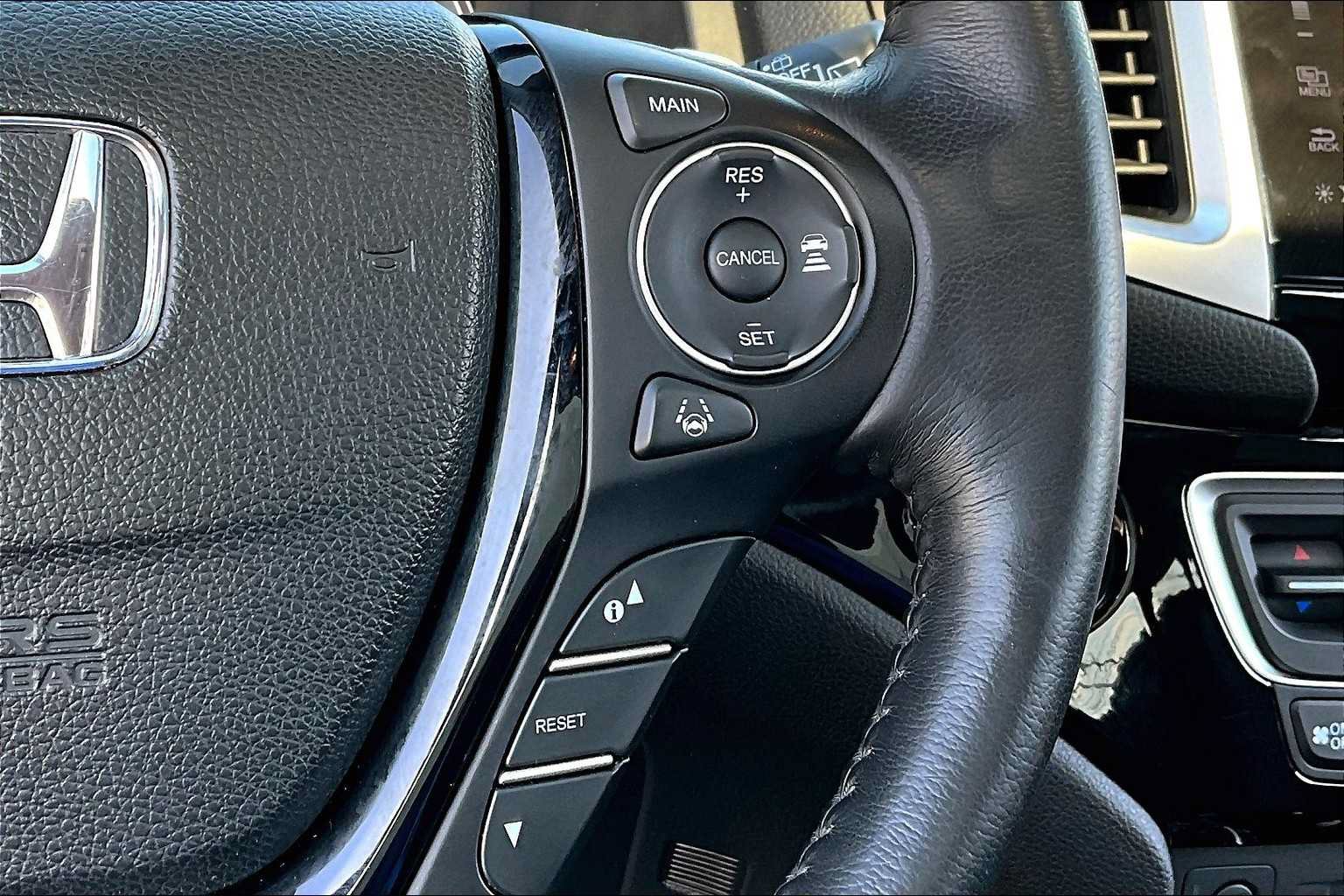 Used 2016 Honda Pilot Elite image 25