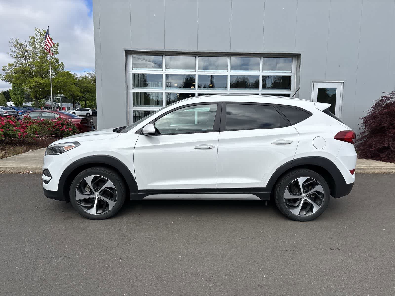 Used 2017 Hyundai Tucson Sport w/ Cargo Package AWD/4WD image 2