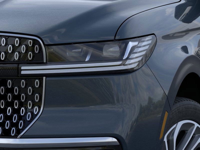 New 2026 Lincoln Navigator Reserve AWD/4WD image 18