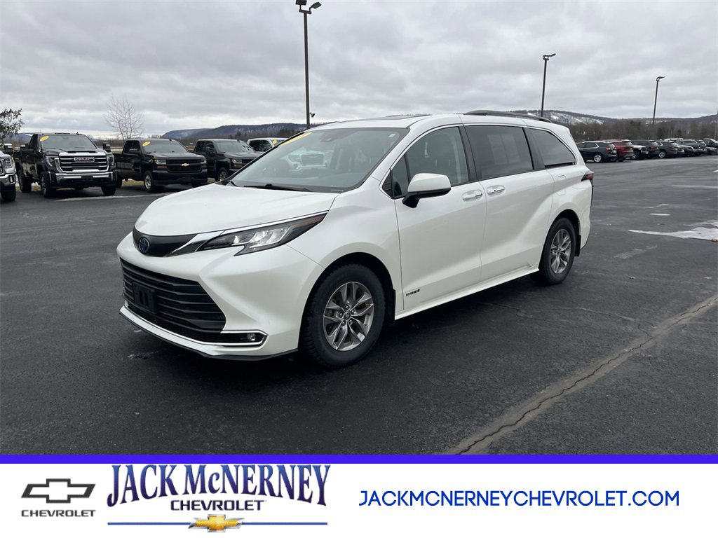 Used 2021 Toyota Sienna XLE