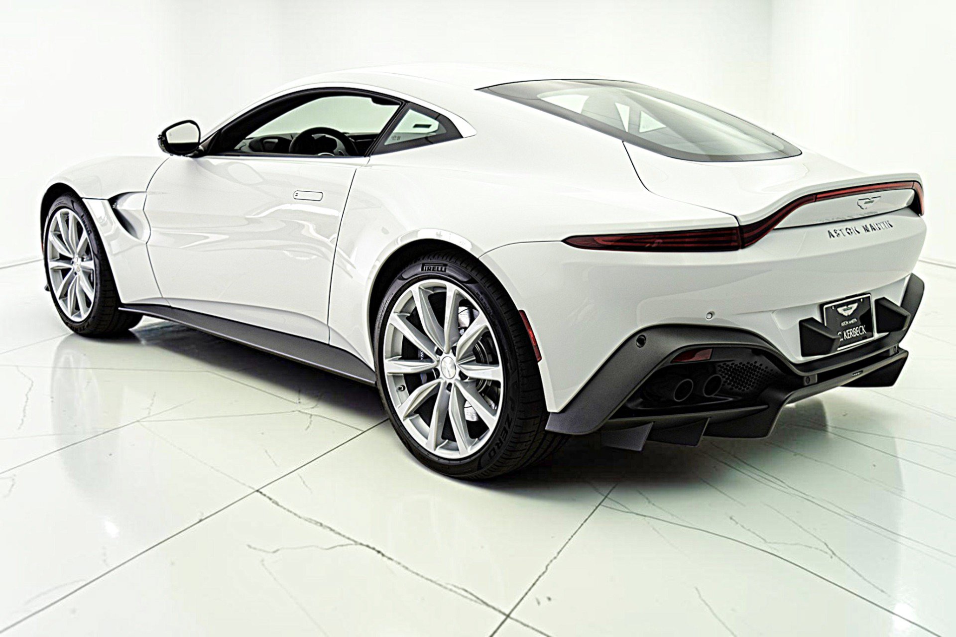 Used 2023 Aston Martin V8 Vantage Roadster RWD image 6