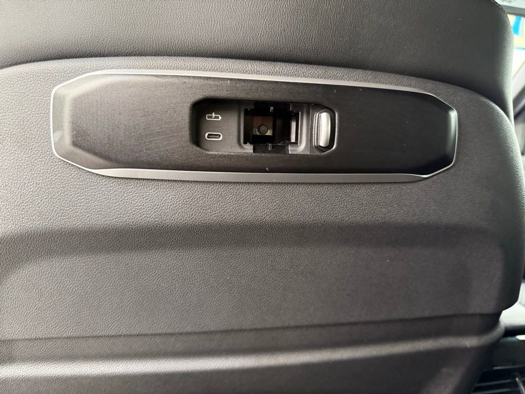 Used 2024 BMW X5 xDrive40i w/ Premium Package image 18