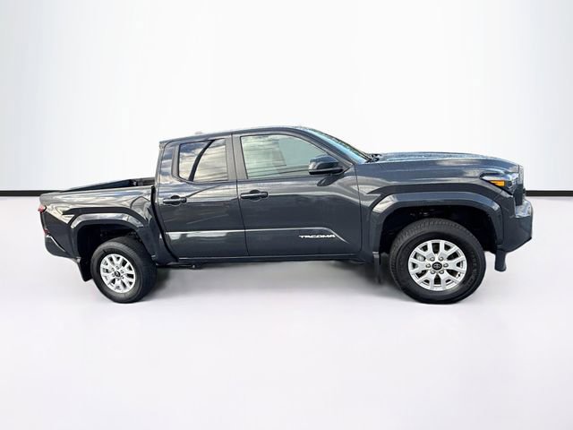 Used 2025 Toyota Tacoma SR5 AWD/4WD image 10
