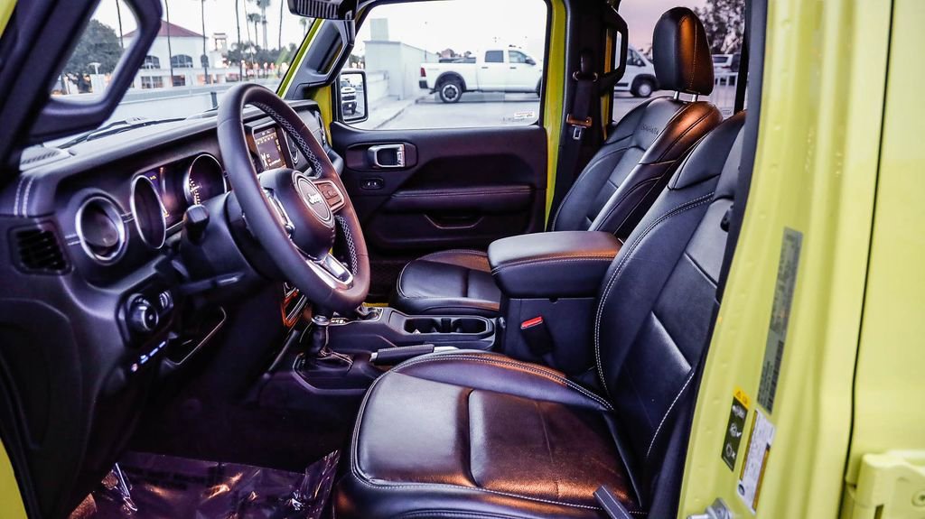 Used 2023 Jeep Wrangler Unlimited Sahara AWD/4WD image 22