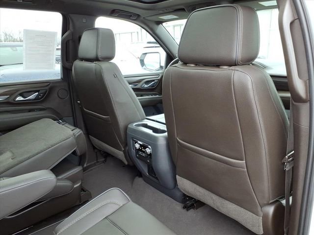 Used 2021 GMC Yukon Denali w/ Denali Premium Package image 23