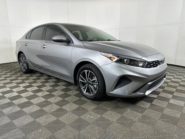 Used 2024 Kia Forte LXS w/ LXS Technology Package image 2