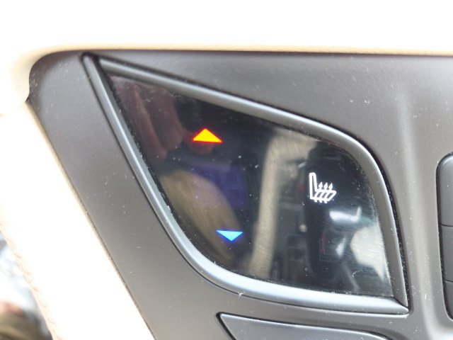 Used 2019 Buick Envision Essence FWD image 29