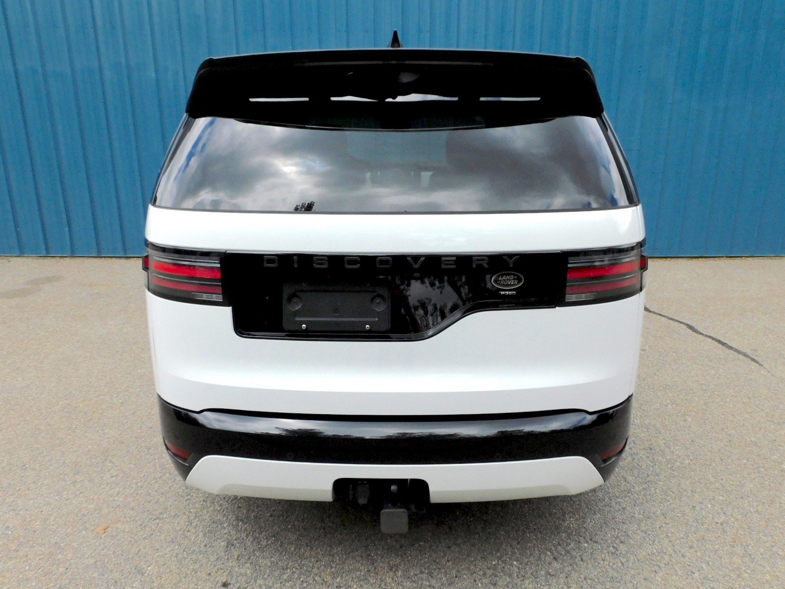 Used 2023 Land Rover Discovery S R-Dynamic AWD/4WD image 4